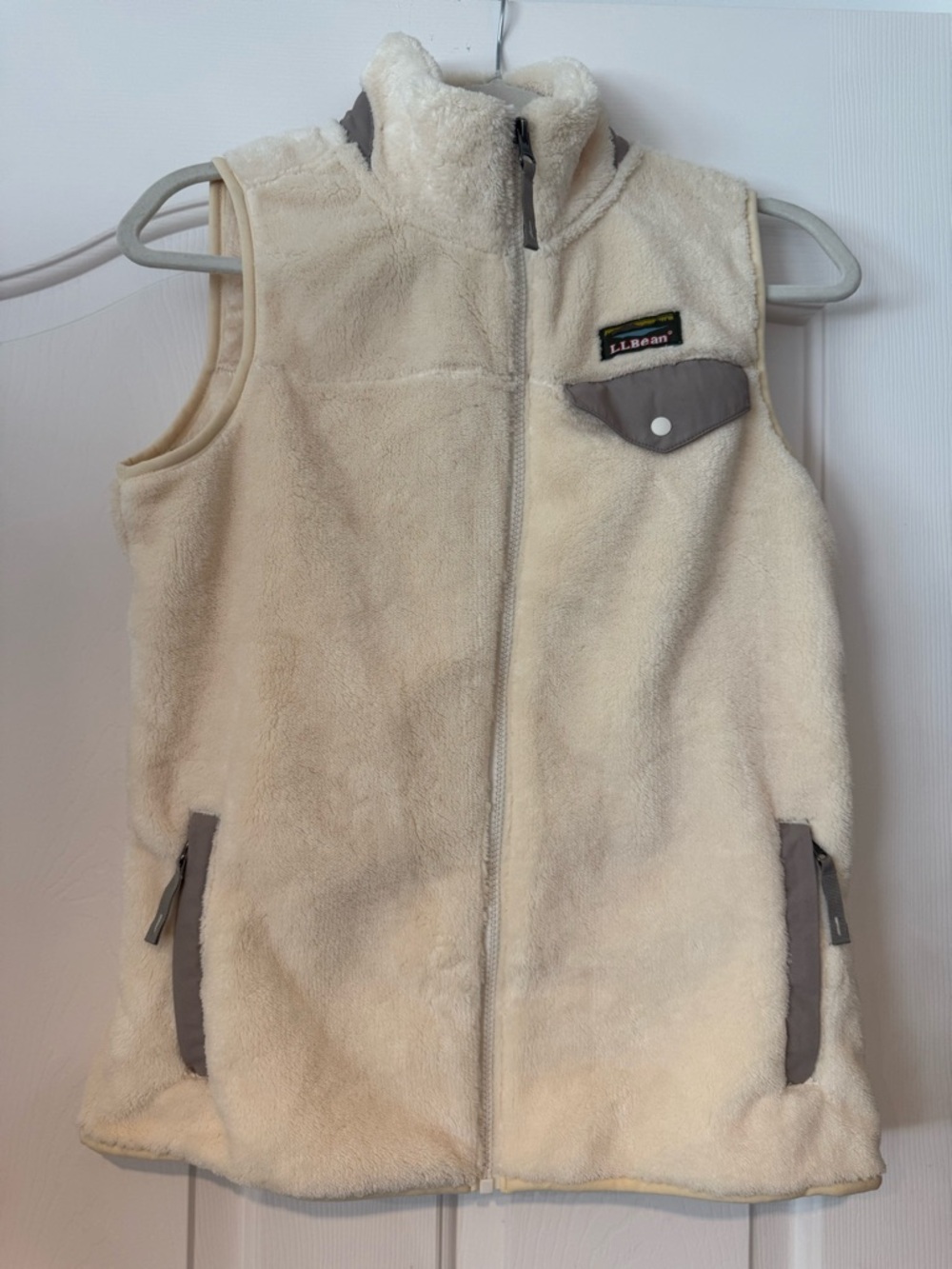 L.L.Bean Cream Sherpa Vest with Gray Pocket Flap